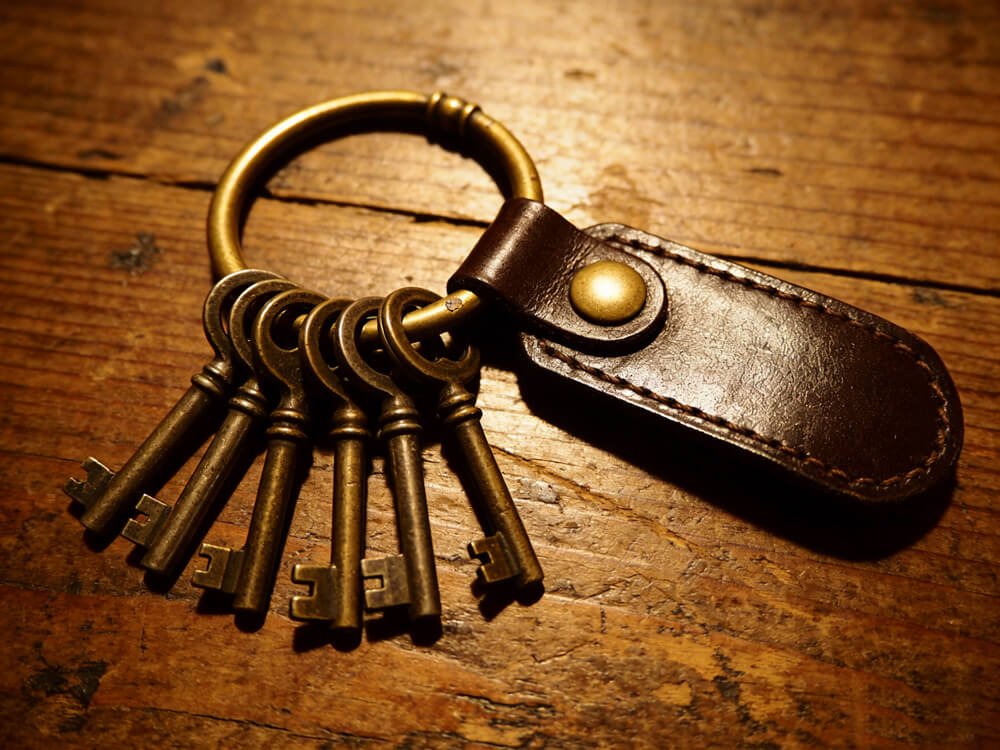 Leather Keychains vs. Metal Keychains
